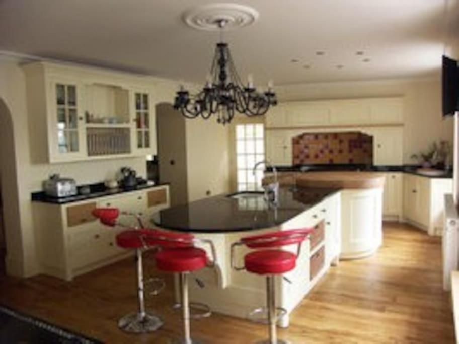 Huge Tenby Pet Friendly House Sleeps 14 Exterior photo
